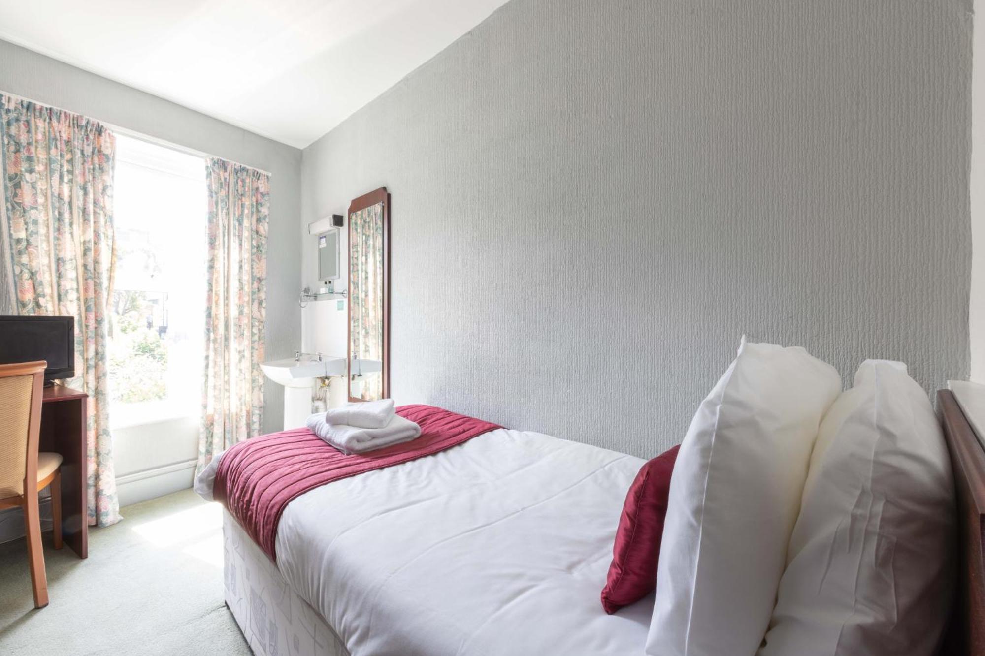 Dilkhusa Grand Hotel By Compass Hospitality Ilfracombe Zimmer foto